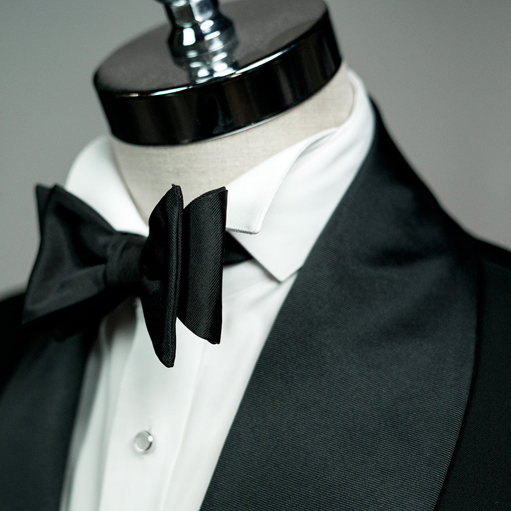 Black tie clearance wing collar